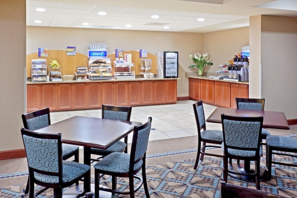 Holiday Inn Express & Suites MARYSVILLE